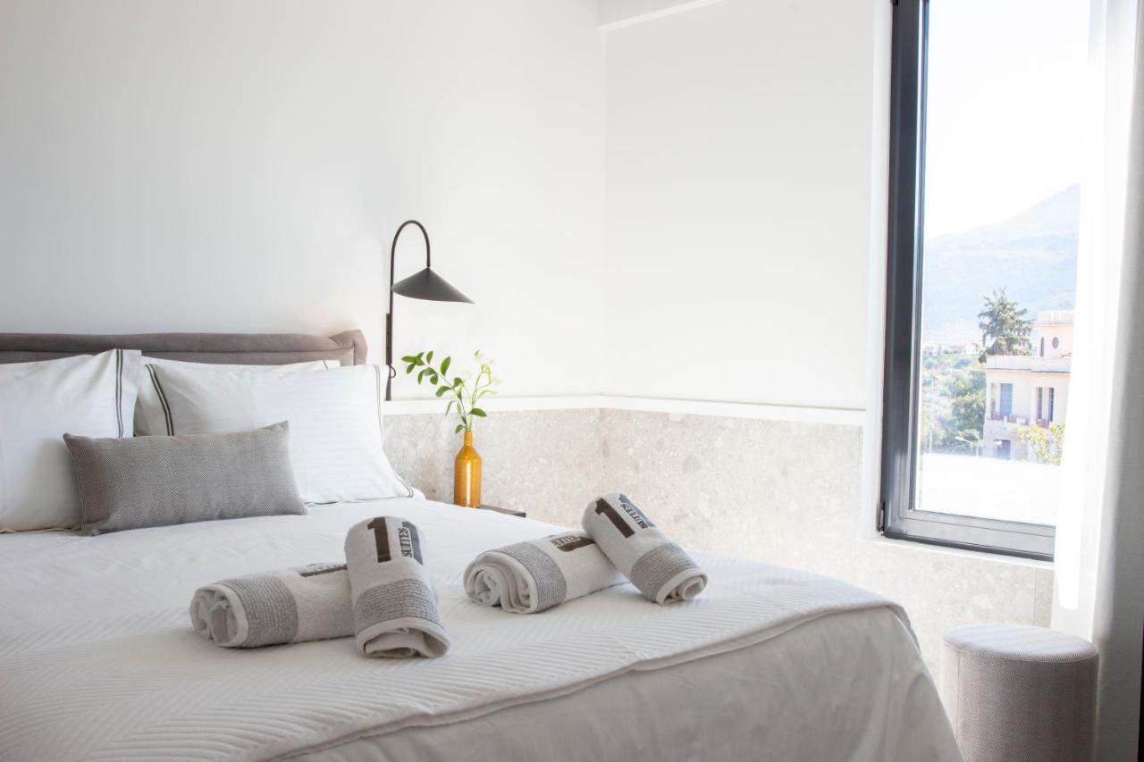 11Suites 아이기오 외부 사진