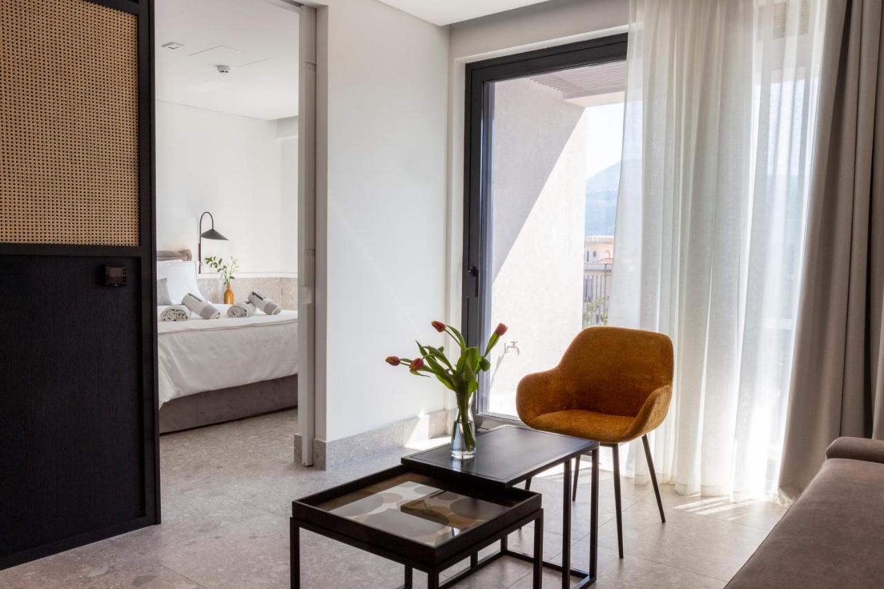 11Suites 아이기오 외부 사진